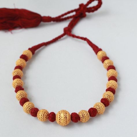 Coral Designs Jewellery, Onam Jewellery, Rudraksha Jewelry, Temple Jewellery Earrings, Antique Necklaces Design, Choker Necklace Designs, Pearl Jewelry Design, Gold Jewelry Simple Necklace, Pearl Necklace Designs