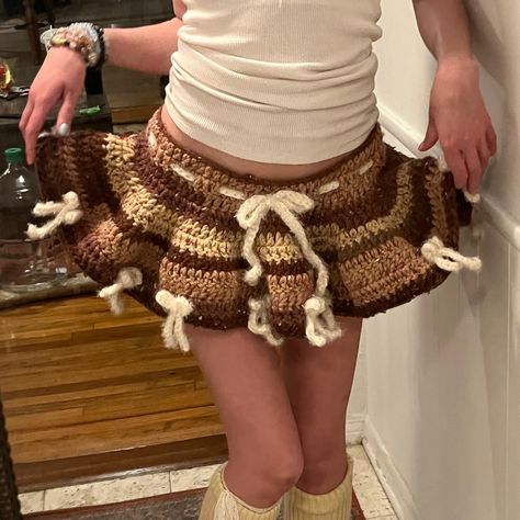 Brown Crochet Skirt, Mini Skirt Crochet Pattern, Crochet Tutu Skirt, Crochet Mini Skirt Pattern, Crochet Long Skirt, Crochet Ruffle Skirt, Crochet Miniskirt, Low Rise Skirt Outfit, Crochet Skirt Outfit