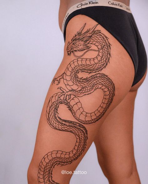 Snake On Thigh Tattoo, Snake Hip Tattoo, King Cobra Tattoo, Bum Tattoo Women, Coral Tattoo, Cobra Tattoo, Hip Thigh Tattoos, Serpent Tattoo, Tattoos Inspiration