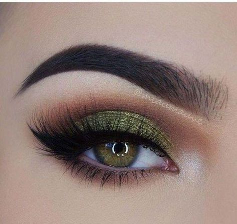 Eyeshadow Colours For Warm Tone Green and Hazel Eyes | Blogmas Day 11 ~ Colors For Hazel Eyes, Foil Eyeshadow, Hazel Eye Makeup, Eyeshadow Colors, Pretty Eye Makeup, Makeup Looks For Green Eyes, Eyeshadow Tips, Cute Eyeshadow Looks, Eyeshadow For Blue Eyes