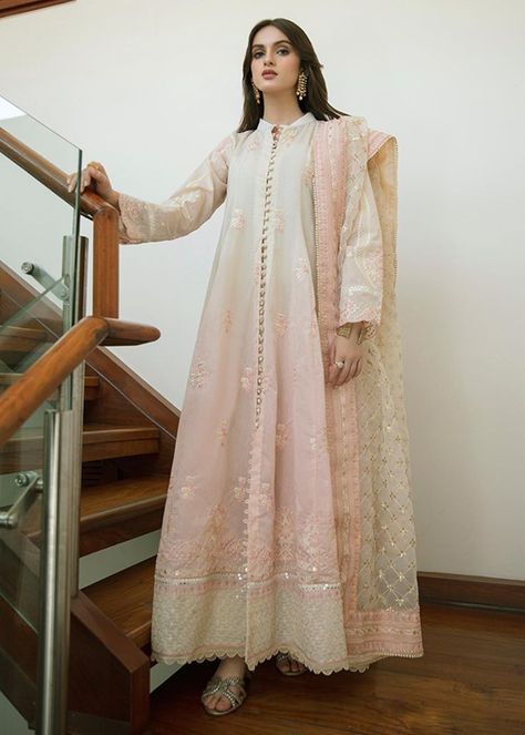 Pakistani Organza Suits, Abaya Business, Chikankari Dress, Colour Blending, Long Kurtas, Simple Dress Casual, Organza Suits, Luxe Bedroom, Luxury Pret