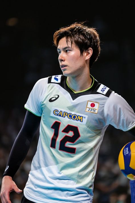 Volleyball Photography, Japan Volleyball Team, Volleyball Skills, Mens Volleyball, Men's Uniforms, Volleyball Tshirts, Volleyball Pictures, Run 3, Volleyball Outfits