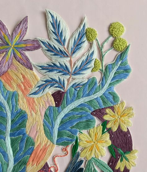 Lucy Freeman (@lucyfreeman_design) • Instagram-Fotos und -Videos Painterly Style, Embroidery Workshop, London Interior Design, Flower Print Pattern, Fearne Cotton, London Interior, Textile Art Embroidery, Hand Embroidery Patterns Flowers, Hand Embroidery Projects