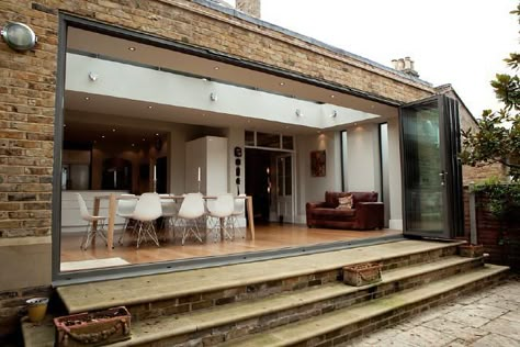 Steps down from bifold doors Bifold Doors Onto Patio, Bifold Door Ideas, Extension Veranda, Kitchen Diner Extension, Bifold Door, Raised Patio, Patio Steps, Room Extensions, House Extension Design