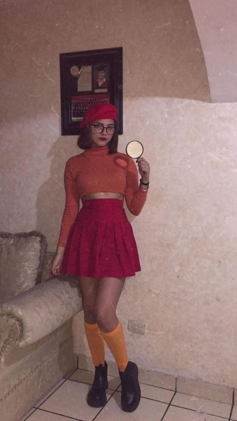 Goth Velma Costume, Velma Costume Aesthetic, Velma Costume Cute, Velma Makeup Scooby Doo, Velma And Shaggy Costume Couple, Vilma Scooby Doo Costume, Cute Velma Costume, Hot Velma Halloween Costume, Halloween Costumes Velma