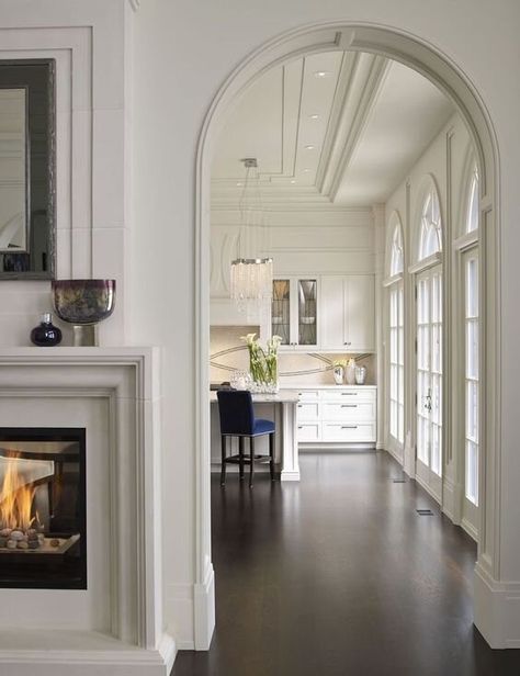 Arched Doorway, Living Room Classic, Trendy Living Rooms, Ceiling Lights Living Room, Classic Home Decor, Traditional Interior, Interior Home, Classic House, Design Decor