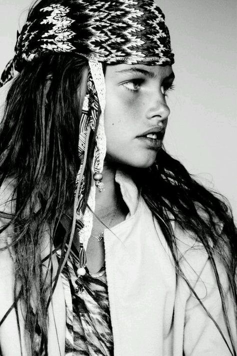 . Thylane Blondeau, Black White Photos, Hippie Chic, Bohemian Chic, Head Scarf, Look Fashion, Her Hair, Bohemian Style, Paris Fashion Week