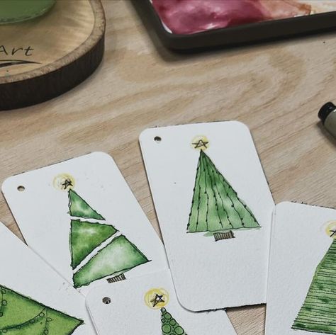 Watercolor Gift Tags Diy, Christmas Watercolor Tags, Watercolour Christmas Tags, Watercolor Gift Tags Christmas, Diy Gift Tags Christmas, Watercolor Christmas Tags, Watercolor Christmas Gift Tags, Christmas Tags Handmade, Watercolor Christmas Cards Diy