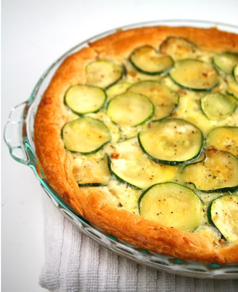 Like a quiche but cheesier, packed with zucchini. Garlic, parsley, basil and oregano give it an Italian flavor. All wrapped in a flaky, crescent roll crust. Just delicious. Zucchini Crescent Pie, Zucchini Pie Recipes, Italian Zucchini, Crescent Roll Crust, Zucchini Pie, Pillsbury Dough, Pillsbury Recipes, Crescent Roll Recipes, Crescent Roll