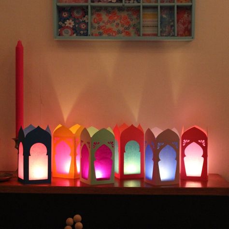 Ramadan Lanterns Ramadan Diy, Ramadan Art, Ramadan Lanterns, Ramadan Journal, Decoraciones Ramadan, Lantern Template, Ramadan Special, Lantern Craft, Ramadan Kids