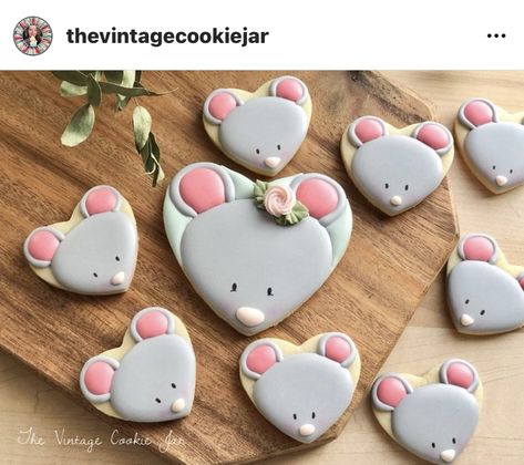 Icing Biscuits, Summer Sugar Cookies, Mouse Cookies, Flood Icing, Cookie Decorating Icing, Flooding Cookies, Cookies Decoradas, Icing Decorations, Royal Iced Cookies