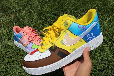 Tenis Air Force, Painted Shoes Diy, Custom Sneakers Diy, Custom Painted Shoes, Custom Shoes Diy, Diy Sneakers, Nike Shoes Air Force, Air Force 1s, Jordan Shoes Girls