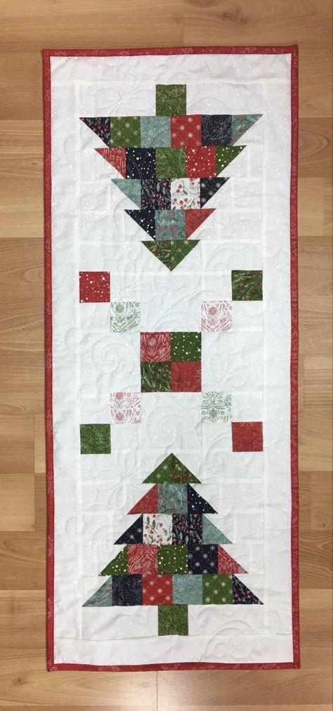 Christmas Table Runners Quilted Patterns Free, Christmas Quilt Table Topper, Quilted Bed Runner Patterns, Christmas Tree Table Runners, Quilted Winter Table Runners Patterns Free, Table Runner Pattern Christmas, 10 Minute Table Runner Pattern Free, Quilt Christmas Table Runner, Christmas Table Runners Quilted Patterns