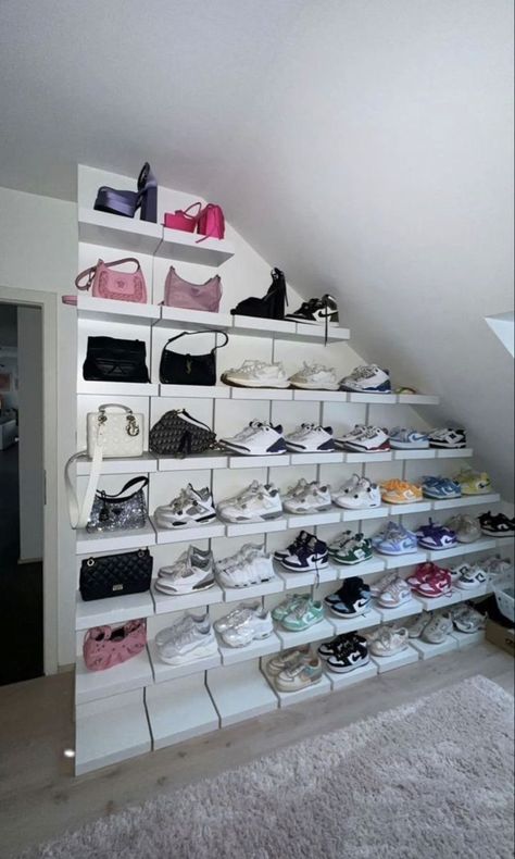 Texas Bedroom, Character Bedroom, Room Wishlist, Room Organization Bedroom, Shoe Wall, Slay Girl, Girl Bedrooms, Beautiful Wallpapers For Iphone, Room Redesign