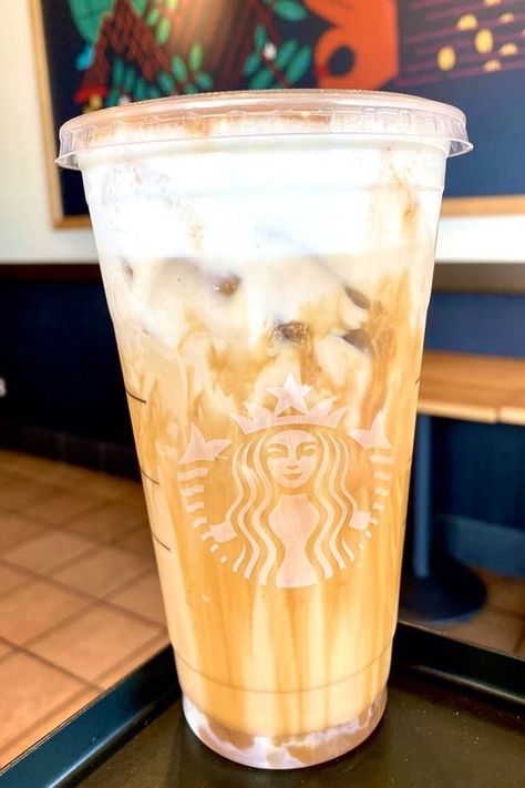 Salted Caramel White Mocha, White Mocha Cold Brew, Mocha Cold Brew, Starbucks Fall Drinks, Best Starbucks Drinks, Drinks Starbucks, Café Starbucks, Cold Starbucks Drinks, Starbucks Drinks Diy