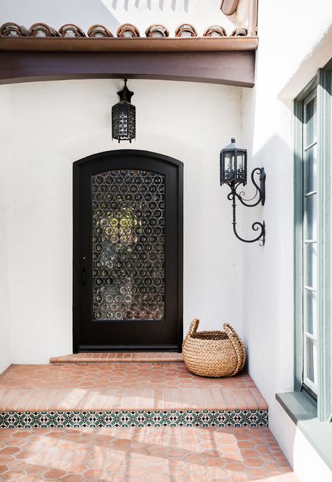 Spanish Front Door, Spanish Style Front Door, Spanish Style Exterior, Modern Exterior Lighting, Home Gel Nails, Spanish Exterior, Modern Hacienda, Spanish Interior, Spanish Revival Home