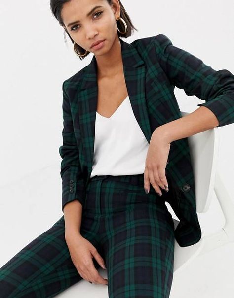 The 11 Chicest Work Outfits I Found on Instagram | Who What Wear UK Green Plaid Blazer, Semi Formal Mujer, Tartan Blazer, Tartan Suit, Work Outfit Inspiration, Blue And Green Plaid, Blazer Outfits Casual, Business Professional Outfits, Professional Work Outfit