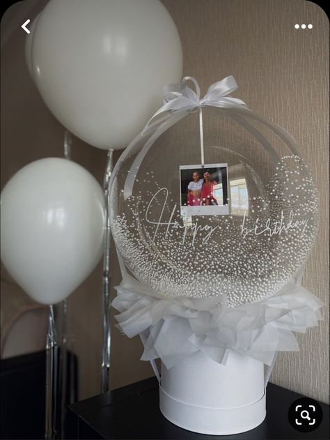 Stuffed Balloon Ideas, Bubble Balloon Ideas, Valentines Balloons Bouquet, Balloon Bouquet Diy, Bubble Gift, House Of Balloons, Personalised Gifts Diy, Balloon Box, Clear Balloons