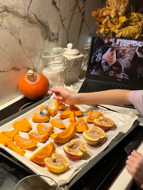 Cooking Fall Aesthetic, Fall Healthy Aesthetic, Fall Evening Aesthetic, October Mood Board Aesthetic, Autumn Meals Aesthetic, Autumn Cooking Aesthetic, Autumn Food Aethstetic, Autumn Dinner Aesthetic, Autumn Evening Aesthetic