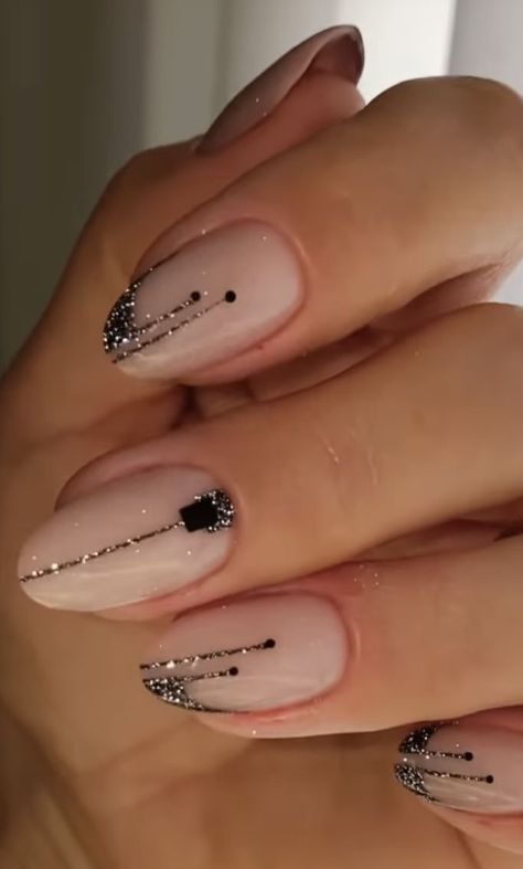 Unghie Sfumate, Classic Nails, Makijaż Smokey Eye, Almond Acrylic Nails, Pretty Nail Art, Gel Nail Designs, Elegant Nails, Nail Art Ideas, Classy Nails