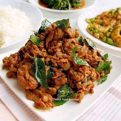 Miki's Food Archives : Dry Curry Pork Stir-fry 香炒干咖喱猪肉片 Asian Cusine, Curry Pork, Kong Recipes, Pork Stir Fry Recipes, Chicken Thai, Dry Curry, Minced Chicken, Pork Curry, Recipe Pork