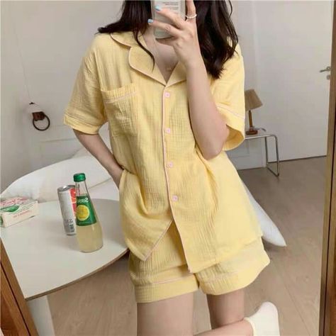 Yellow Pajamas Women, Cute Pajamas Aesthetic Summer, Yellow Pajamas Aesthetic, Japanese Pajamas, Cute Night Outfits, Pajamas Ideas, Cute Vintage Outfits, Yellow Pajamas, Half Pant