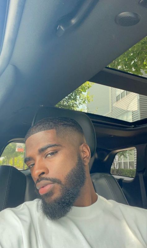 Black Guy Beard, Dark Skin Men With Beards, Beard Styles For Men Black, Black Guys With Beards, Beard Black Men, Black Man Haircut, Black Man Haircut Fade, Black Men Beard Styles, Black Boys Haircuts