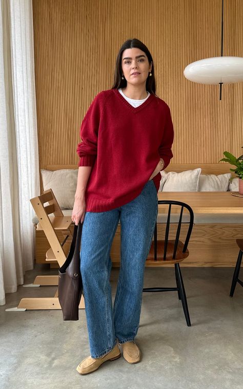 Red And Blue Striped Shirt Outfit, Classic Oversized Outfits, Alison Roman Style, Red Tshirt Outfit Aesthetic, Navy Blue And Red Outfit, Blue Striped Sweater Outfit, Bright Winter Color Palette Outfits, French Fits, Red Jumper Outfit