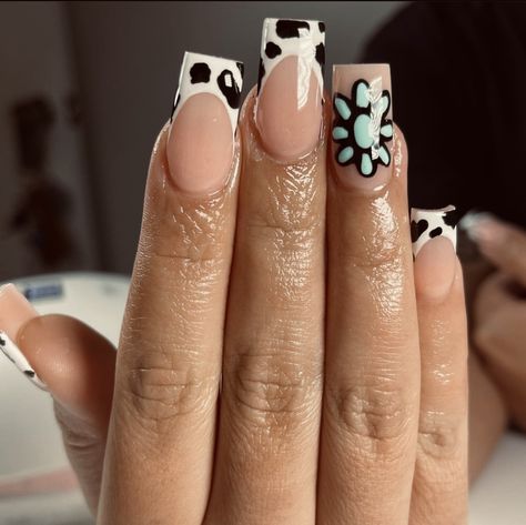 Cowprint Nails Long, Western Nails French Tip, Cowprint Nail Design Short, Long Western Nails, Purple Western Nails, Western Short Nails, Western Nails Turquoise, Nails Acrylic Western, Black Western Nails