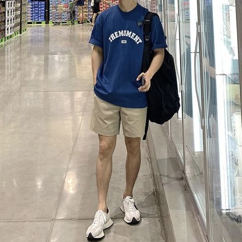 Simple Outfit For Men Shorts, Outfit Ideas Shorts Men, Summer Outfit Guys, Ootd Short Pants Men, Korean Simple Outfits Men, Short Pants Outfit Men Street Styles, Nb 327 Outfit Men, Korean Men Outfit Casual Summer, Men Shorts Outfit Casual Street Styles