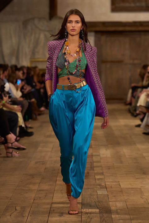 Silky Pants, Spring Runway, Mode Hippie, Estilo Hippie, Moda Paris, Mode Boho, Christy Turlington, Ralph Lauren Collection, Tapered Pants