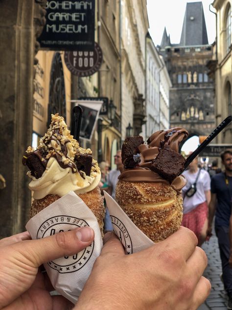 Chimneycones filled with soft icecream in Prague  #food #meal #foods #healthyfood #keto Prague Czech Republic Food, Food In Prague, Prague In February, Czech Republic Food, Budapest Food, Prague Photography, Prague Food, Prague Photos, Prague City