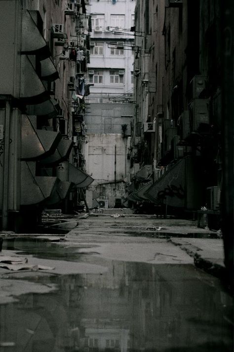 Urban Decay Photography, Urban Aesthetic, Cyberpunk City, Gothic Aesthetic, City Scene, Ghost In The Shell, Environment Design, Urban Photography, City Aesthetic