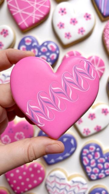 Sugar Cookie Heart Designs, Decorating Heart Cookies, Decorating Valentine Cookies, Heart Cookies Decorated, Valentine Cookies Decorated, Sick Time, Heart Sugar Cookie, Valentine Sugar Cookies, Cute Christmas Cookies