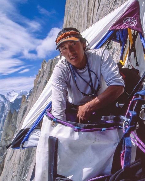 Jimmy Chin (@jimmychin) posted on Instagram: “1999 Scrounging for food at the bottom of the haul bag. Years of dirtbagging teaches you a lot about being resourceful in the mountains.…” • Aug 6, 2021 at 1:59pm UTC Jimmy Chin Photography, Outdoor Climbing Aesthetic, Jimmy Chin, Free Climb, Caw Caw, Cafe Racer Bikes, Pro Athletes, Rock Climbers, Music Fashion