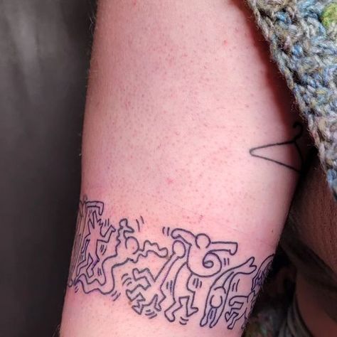 ꧁༺ 𝓧𝔂𝓵𝓪 ༻꧂ on Instagram: "I gotta say I LOVE when my repeat clients come back for more fun tattoos 🥹🥳💌 @abbbylisk.934 wanted a Keith haring themed tattoo and created a very fun design. I loved doing this tattoo and you were so so tough 😀 thank you again 😇 . . . . . . #tattoo #tattoos #XylasTats #pnwtattoo #pnw #pnwartist #oregontattoo #clowncore #clown #queer #inclusive #funky #fun #weird #albanytattoos #albanyoregon" Modern Baseball Tattoo, 80s Tattoo Ideas, Surrealism Ideas, Haring Tattoo, Keith Haring Tattoo, Kurt Cobain Tattoo, Queer Tattoos, Oregon Tattoo, Pnw Tattoo