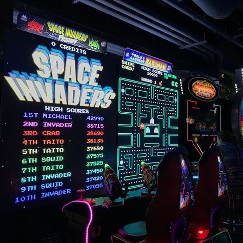 80s Aesthetic, Retro Arcade, Space Invaders, Neon Aesthetic, Male Cards, Night City, Neon Lights, Night Aesthetic, City Aesthetic