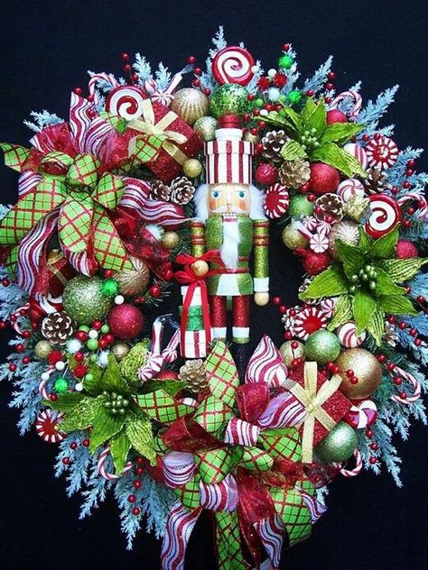 Wow - Patrick would love this Nutcracker Wreath, Budget Christmas, Cheap Diy Crafts, Nutcracker Christmas Decorations, Decoration Tips, Wreath Diy, Craft Projects For Kids, Whimsical Christmas, Noel Christmas