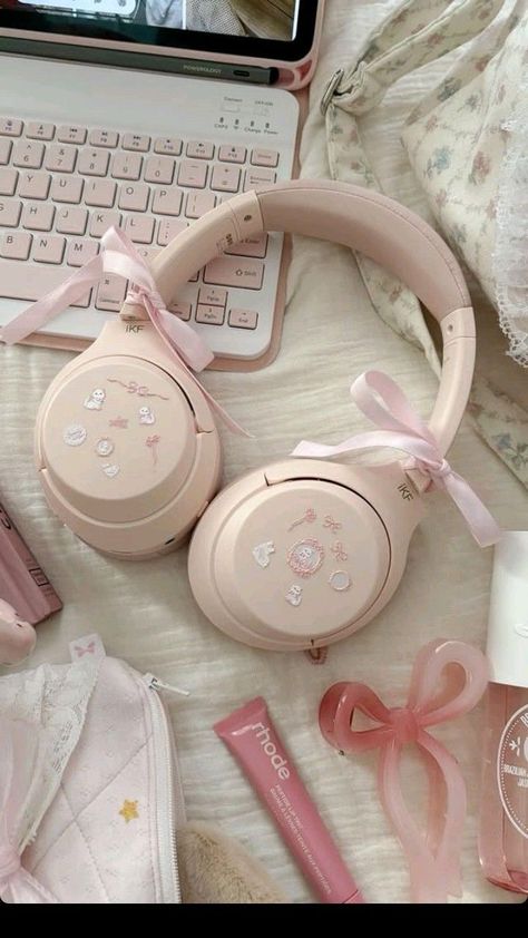 Coquette Stuff, Headphone Decoration, Pink Headphones, Pink Academia, Cheonan, Cute Headphones, Soft Pink Theme, Pink Lifestyle, Wired Headphones