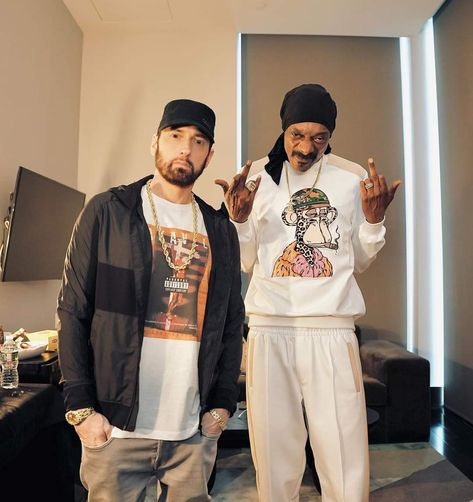 Eminem And Snoop Dogg, Suge Knight, Eminem Wallpapers, Hip Hop 90s, Eminem Photos, Eminem Rap, Marshall Mathers, Snoop Dog, Rap God