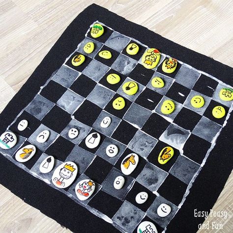 DIY Chess Board Game #AllThingsChess Homemade Chess Set, Diy Chess Board, Diy Chess Set, Homemade Board Games, Rock Games, Board Games Diy, Chess Board Game, Summer Camp Crafts, Rock And Pebbles