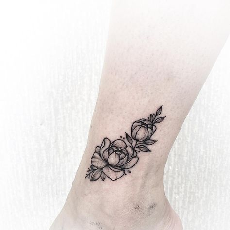 Yogi Tattoo, Peony Flower Tattoos, Wrist Tattoo Cover Up, Peony Tattoo, Sparrow Tattoo, Tattoo Wrist, Flower Tattoo Back, Flower Tattoo Shoulder, Tasteful Tattoos