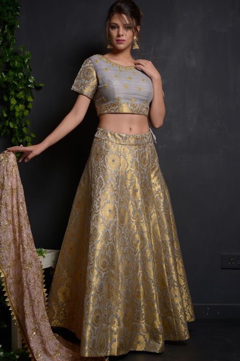 Lehenga Styles, Lehenga Online Shopping, Brocade Lehenga, Mirror Work Lehenga, Bridesmaid Lehenga, Lehenga Design, Shadi Dresses, Indian Outfits Lehenga, Designer Lehengas