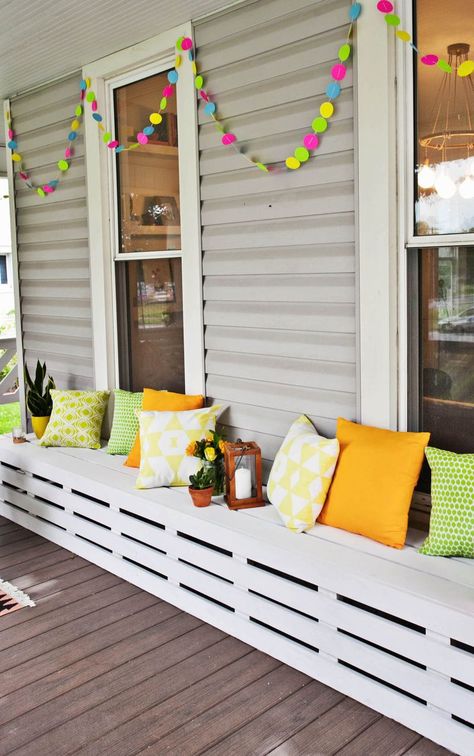 How to style a front porch Coastal Landscaping Ideas, Front Porch Bench, Dream Porch, Porch Bench, Sun Rooms, Elsie Larson, Teak Bench, Entry Ways, Diy Porch