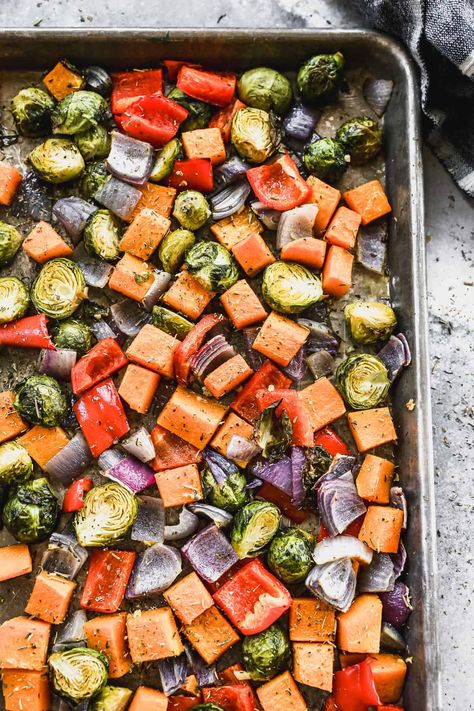 Roasting veggies just got super easy! Try this guide for perfect Roasted Vegetables. Brussels sprouts, butternut squash, zucchini, cauliflower, broccoli – you name it. Great for oven or air fryer, they come out crispy and full of flavor. Ideal as a healthy side dish for Thanksgiving, Christmas, or any meal. Simple seasonings make them the best and most delicious choice. Perfect for anyone looking for easy, tasty veggie recipes! Best Roasted Vegetables, Roasted Vegetables Recipe, Squash Zucchini, Roasted Vegetables Oven, Tastes Better From Scratch, Roast Zucchini, Roasted Vegetable Recipes, Roasted Vegetable, Roasted Squash