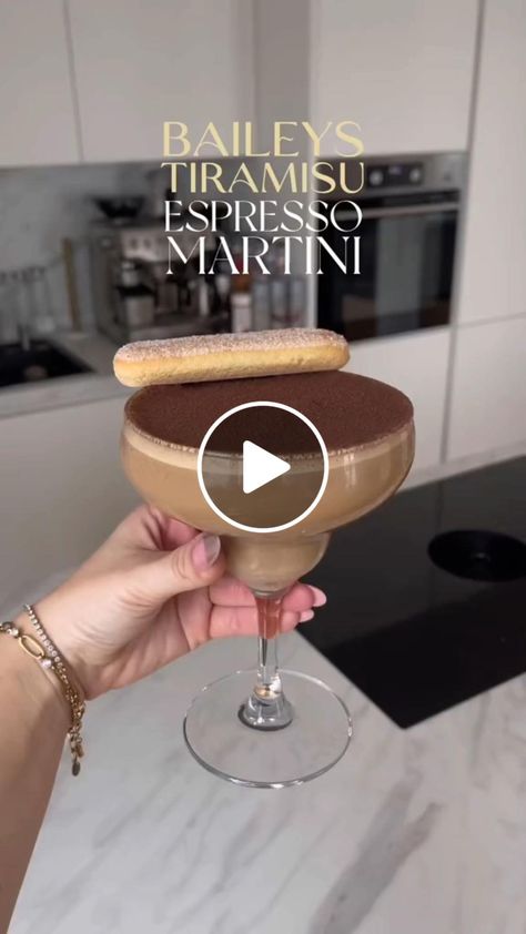 Lemon8 · Baileys Tiramisu Espresso Martini 🍸☕️ · @liv.yah Tiramisu Espresso, Baileys Tiramisu, Fall Crockpot, Alcoholic Beverages, Fall Drinks, Espresso Martini, Open App, Cocktail Drinks, Martini