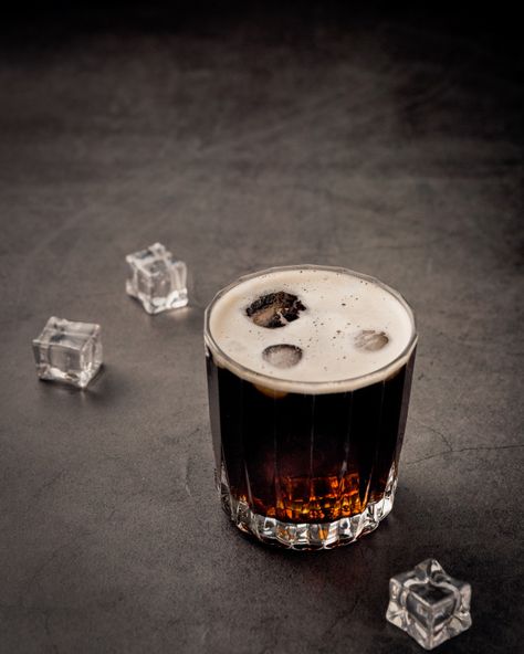 Soft drink beverage with ice cubes Free Photo | Free Photo #Freepik #photo #freefood #freesummer #freebeer #freephotography Whiskey And Coke Recipe, Fireball And Coke, Fireball Whiskey Drinks, Whiskey Drinks Simple, Coke Recipes, Whiskey Drinks Recipes, Alcohol Facts, Cognitive Decline, Cinnamon Whiskey