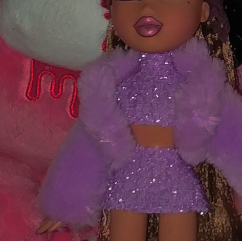 Purple Bratz Outfit, Purple Bimbocore Outfits, Bratz Birthday Party Ideas Adults, Bratz Vs Barbie Party Outfits, Bratz Party Decorations, Bratz Themed Birthday Party, Bratz Birthday Party, Bratz Birthday Party Ideas, Yung Bratz