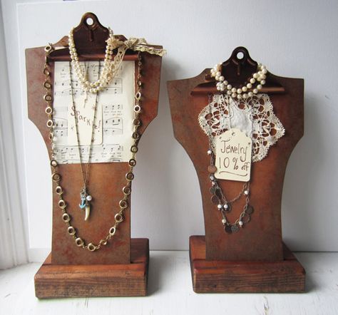 Retail Jewelry Display, Diy Necklace Display, Jewelry Booth, Jewerly Displays, Boutique Display, Diy Jewelry Display, Craft Fair Displays, Retail Jewelry, Craft Display