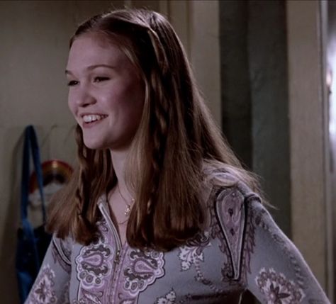 Julia Stiles Hairstyles, Julia Stiles Save The Last Dance, Save The Last Dance Hairstyles, Movies Hairstyles, 2010 Hairstyles, Julia Stiles Hair, 00’s Fashion, Kat Stratford, 2000s Hairstyles